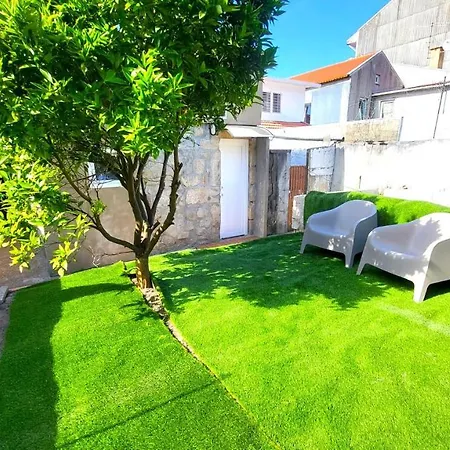 Bela - Center Garden 3